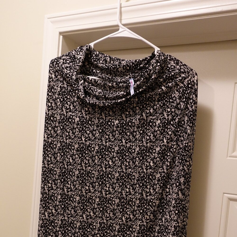 Gently used woman's skirt Size L from Azules